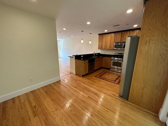 8 Grant St 23, Natick, MA 01760