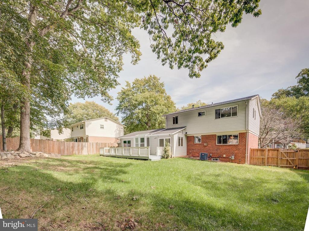 6812 LANDOR LN, Springfield, VA 22152