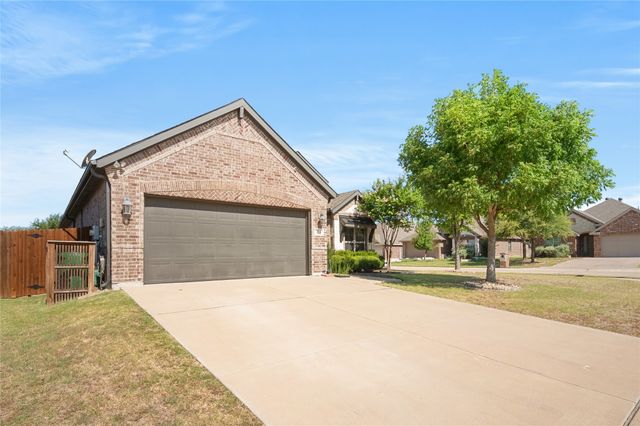 231 Carson Drive, Waxahachie, TX 75167