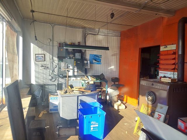 72 Main Rd, Tiverton, RI 02878