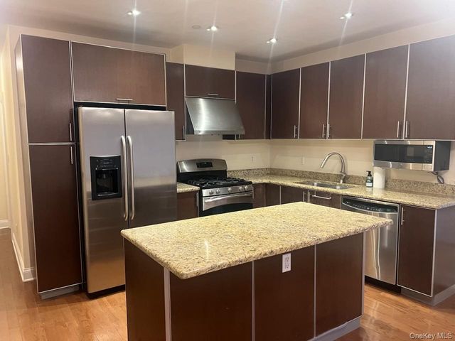 337 Park Crescent, College Point, NY 11356