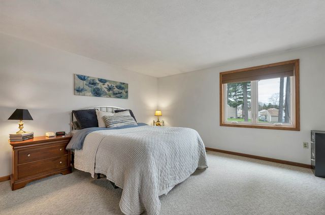 12 Fitzpatrick Circle, Nashua, NH 03063