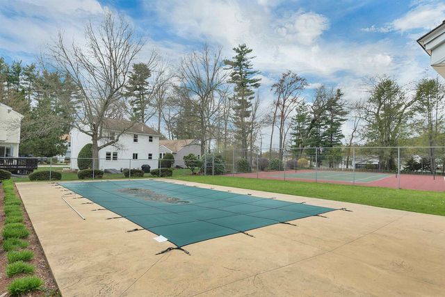 12 Fitzpatrick Circle, Nashua, NH 03063