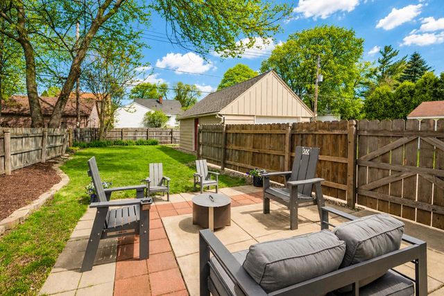 9034 Mt Vernon AVENUE, Milwaukee, WI 53226