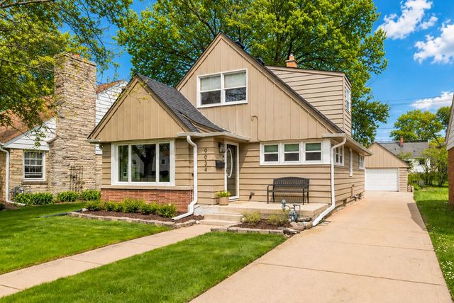 9034 Mt Vernon AVENUE, Milwaukee, WI 53226