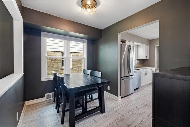 9034 Mt Vernon AVENUE, Milwaukee, WI 53226