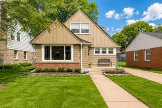 9034 Mt Vernon AVENUE, Milwaukee, WI 53226