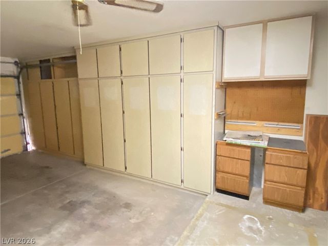 9012 STARMOUNT Drive, Las Vegas, NV 89134