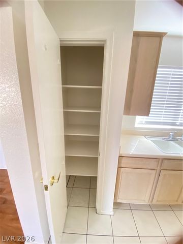 9012 STARMOUNT Drive, Las Vegas, NV 89134