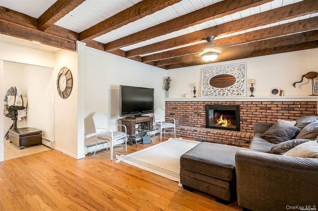 17 Franklin Court, Northport, NY 11768 — photo 3