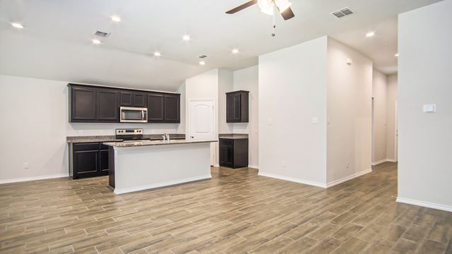 9816 Mescalbean Boulevard, Fort Worth, TX 76036