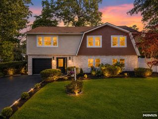 189 Woodland Avenue, Westwood, NJ 07675