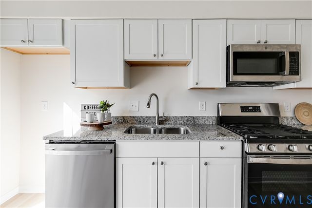 9703 Groundhog Dr, Richmond, VA 23235