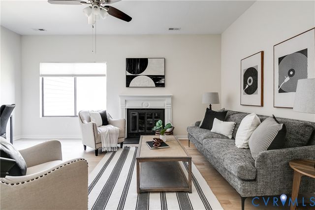 9703 Groundhog Dr, Richmond, VA 23235