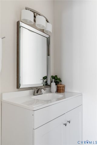 9703 Groundhog Dr, Richmond, VA 23235