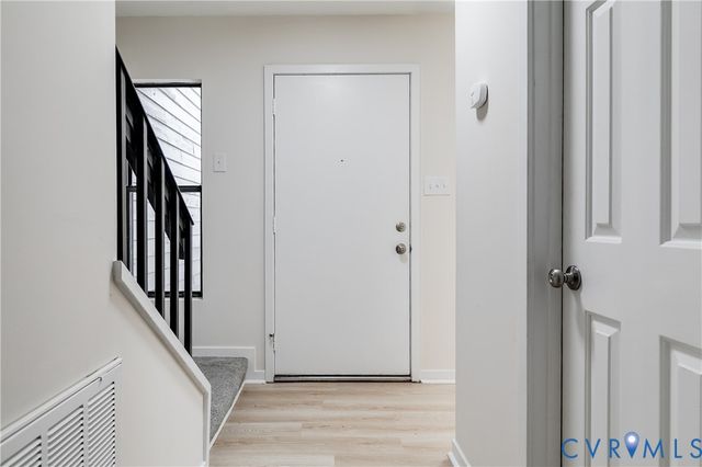 9703 Groundhog Dr, Richmond, VA 23235