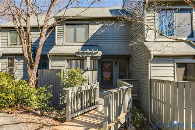 9703 Groundhog Dr, Richmond, VA 23235