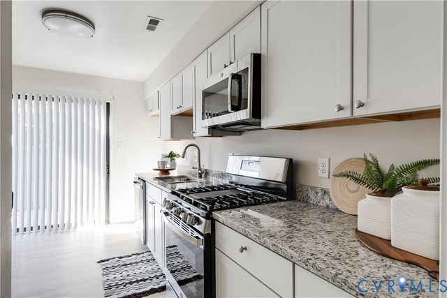 9703 Groundhog Dr, Richmond, VA 23235