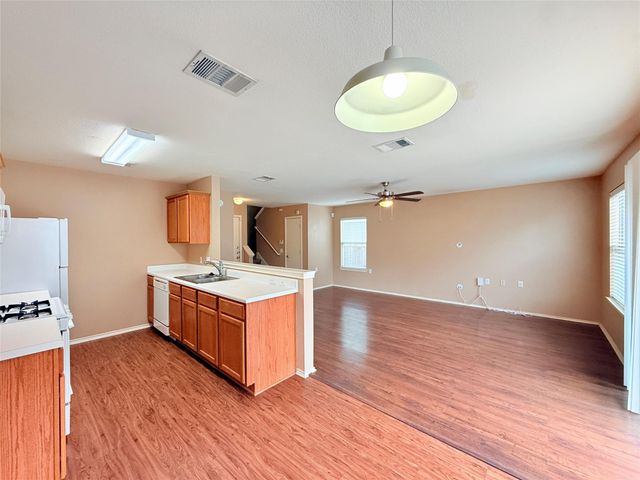 5313 Hutchinson DR, Austin, TX 78723