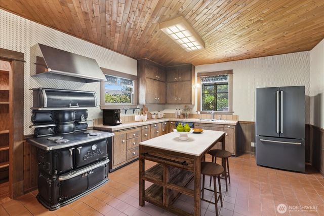 1621 Colby Avenue, Everett, WA 98201