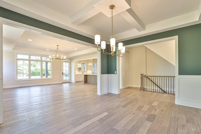 7556 Shawnee Run Road, Madeira, OH 45243