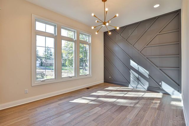 7556 Shawnee Run Road, Madeira, OH 45243