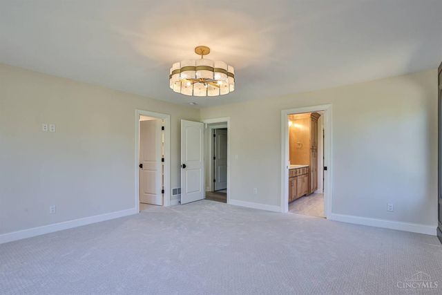 7556 Shawnee Run Road, Madeira, OH 45243