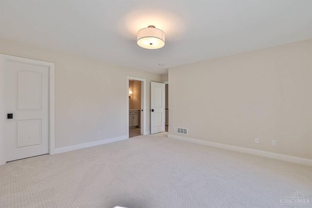 7556 Shawnee Run Road, Madeira, OH 45243