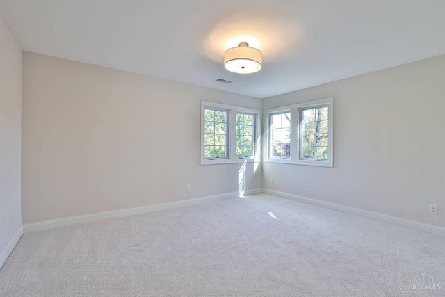 7556 Shawnee Run Road, Madeira, OH 45243