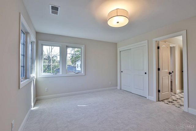 7556 Shawnee Run Road, Madeira, OH 45243