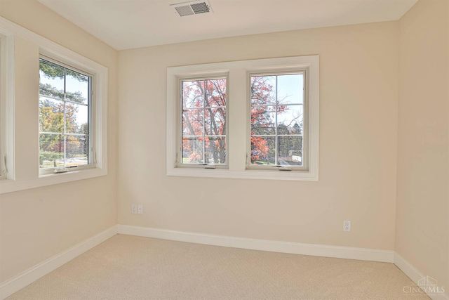 7556 Shawnee Run Road, Madeira, OH 45243