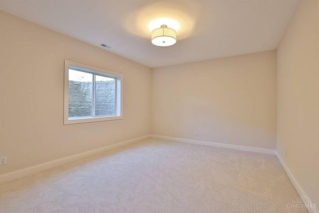 7556 Shawnee Run Road, Madeira, OH 45243