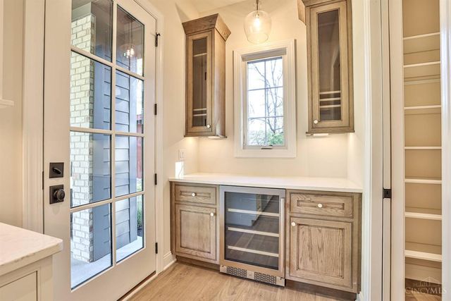 7556 Shawnee Run Road, Madeira, OH 45243