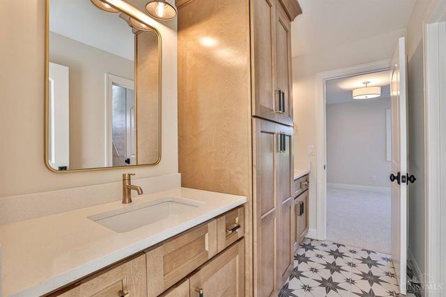 7556 Shawnee Run Road, Madeira, OH 45243