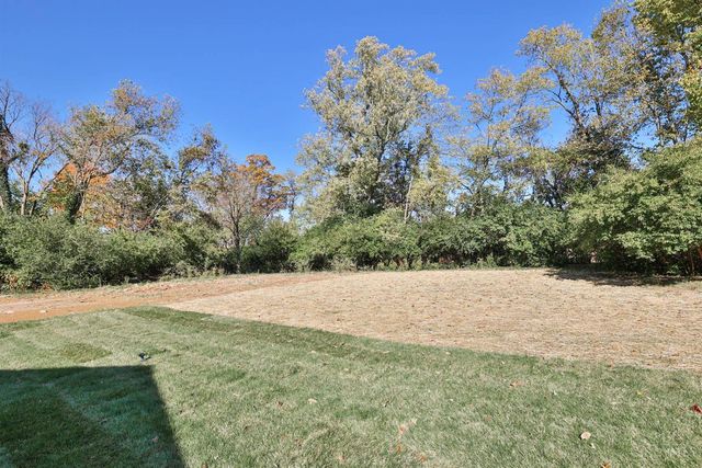 7556 Shawnee Run Road, Madeira, OH 45243