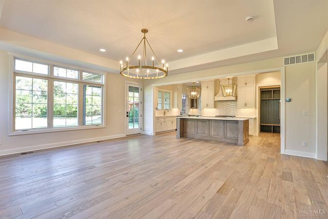 7556 Shawnee Run Road, Madeira, OH 45243