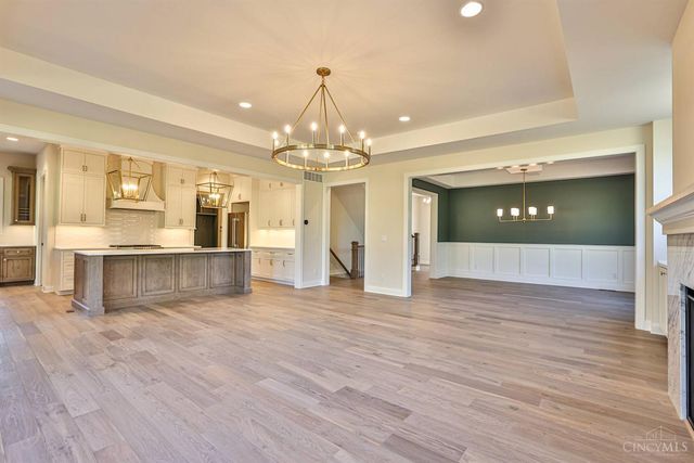 7556 Shawnee Run Road, Madeira, OH 45243