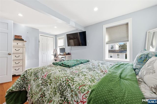 42 S Demarest Avenue, Bergenfield, NJ 07621