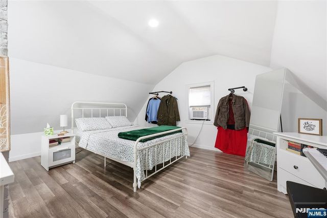 42 S Demarest Avenue, Bergenfield, NJ 07621