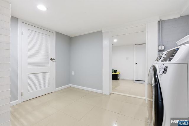 42 S Demarest Avenue, Bergenfield, NJ 07621