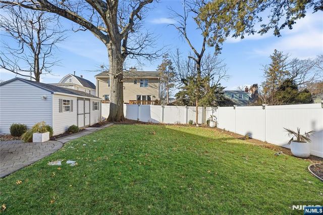 42 S Demarest Avenue, Bergenfield, NJ 07621