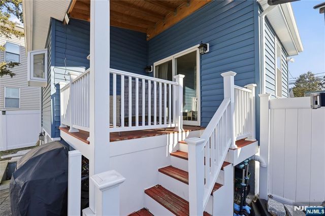 42 S Demarest Avenue, Bergenfield, NJ 07621