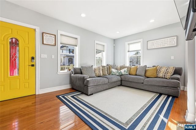 42 S Demarest Avenue, Bergenfield, NJ 07621