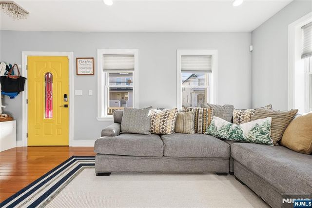 42 S Demarest Avenue, Bergenfield, NJ 07621