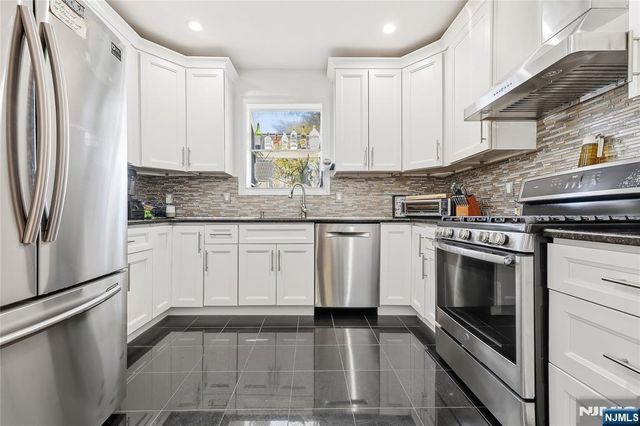 42 S Demarest Avenue, Bergenfield, NJ 07621