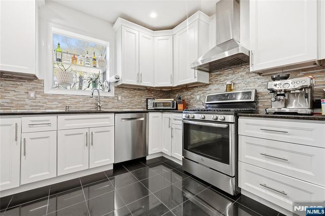 42 S Demarest Avenue, Bergenfield, NJ 07621