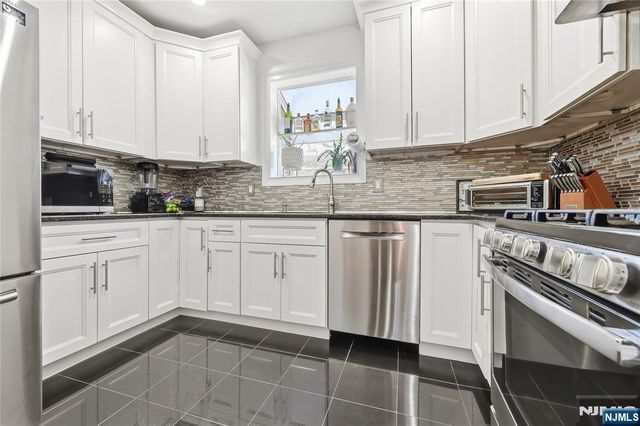 42 S Demarest Avenue, Bergenfield, NJ 07621