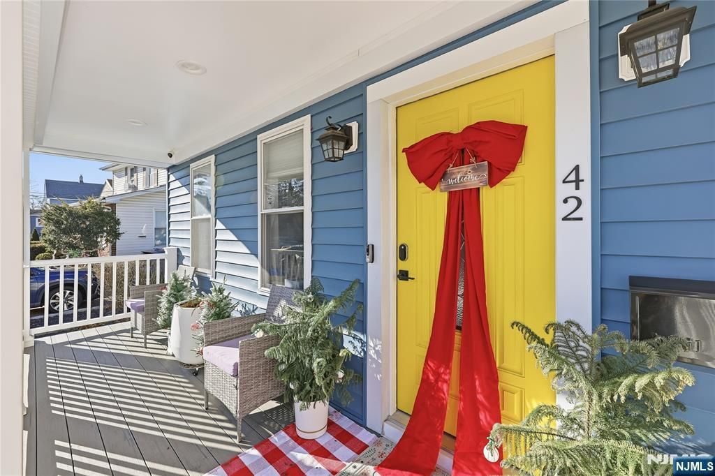 42 S Demarest Avenue, Bergenfield, NJ 07621