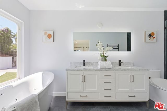 17320 Tiara Street, Encino (los Angeles), CA 91316