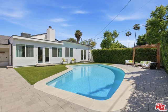 17320 Tiara Street, Encino (los Angeles), CA 91316